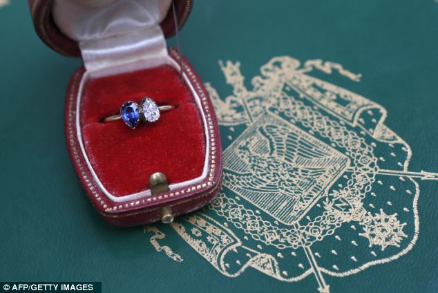 Engagement ring of  Joséphine Bonaparte.